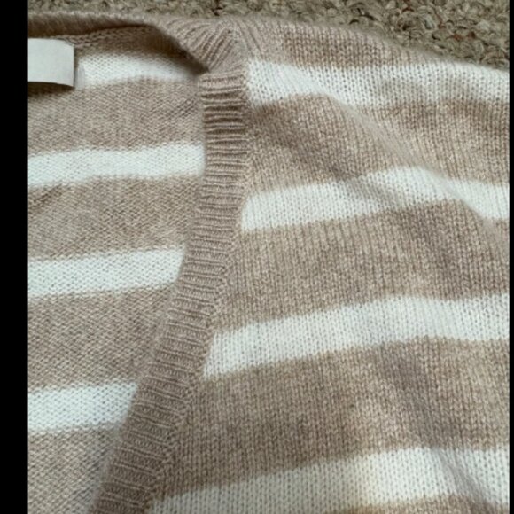 ANN TAYLOR LOFT 100% CASHMERE V NECK RELAXED SWEATER TAN WHITE NWOT L/XL - Picture 3 of 5